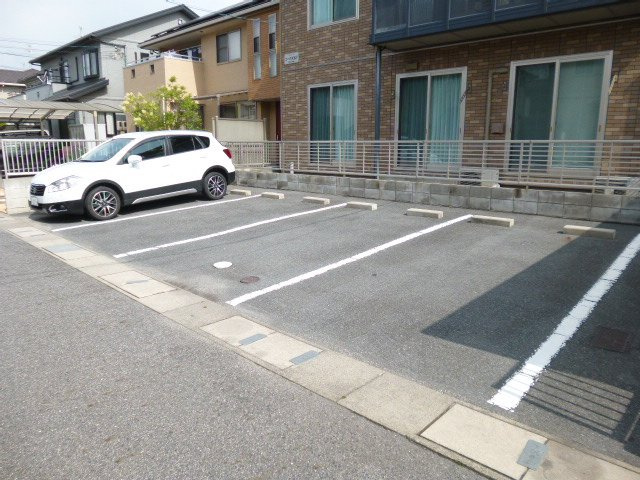 倉敷市平田のアパートの駐車場