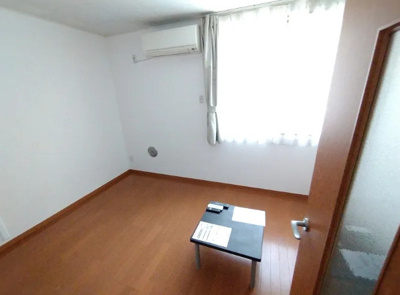 【内装】 | 羽根木 | 1Fフローリング
2Fカーペット