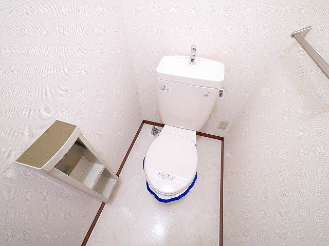 メルベーユ壱分のトイレ|落ち着いた色調のトイレです