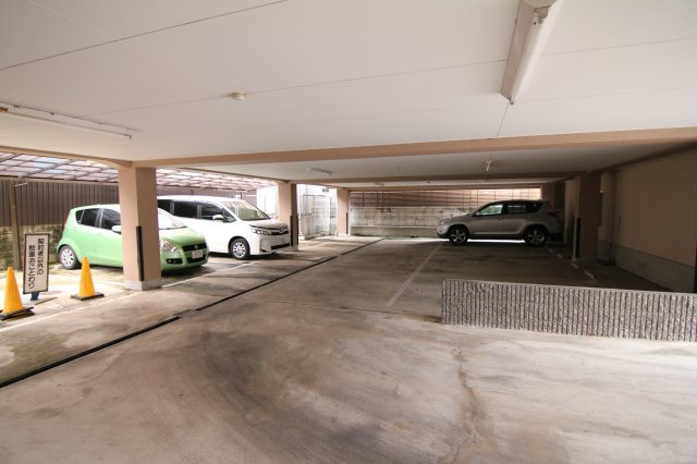 【駐車場】