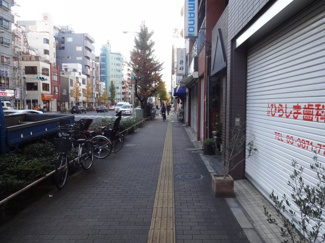 【周辺】 | ブリックイリヤ　建物前