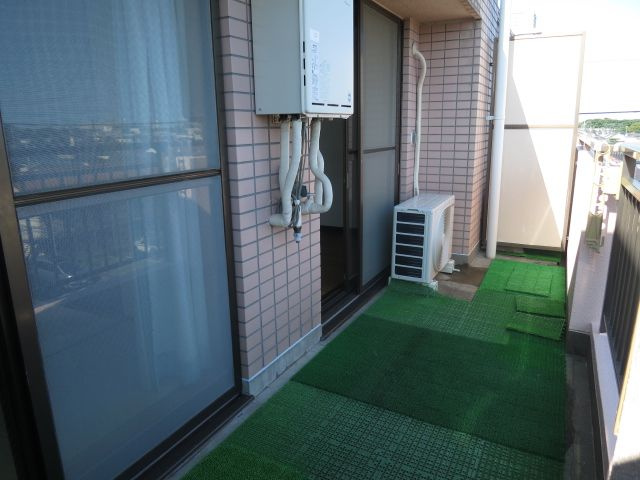センチュリー久米川のバルコニー