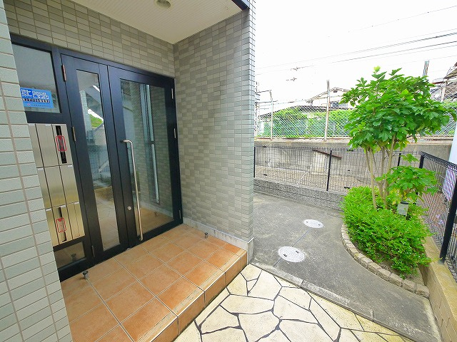 ウエストメゾン大宮のエントランス|エントランスです