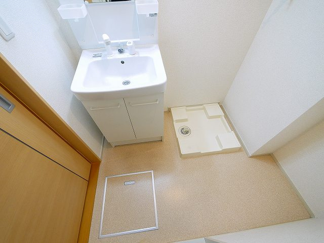 ハーベストⅠの洗面所|ゆったりとスペースのある洗面所