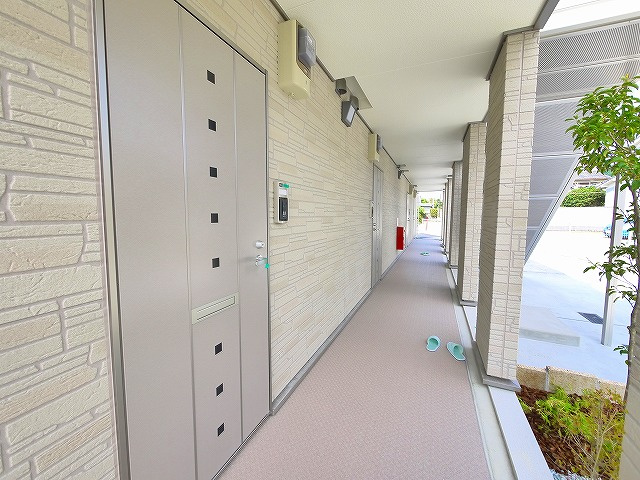 ハーベストⅠのその他共用部分|玄関前スペース