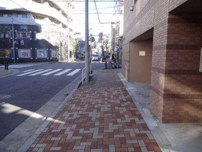 【周辺】 | エスペランサⅥ | エスペランサⅥ　建物前