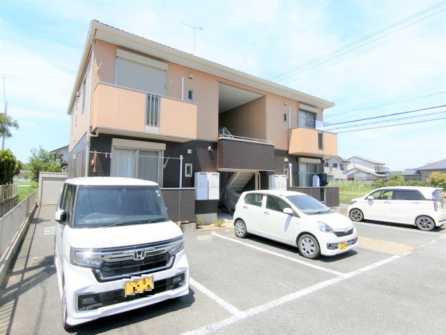 エマーヴルＢ棟の外観