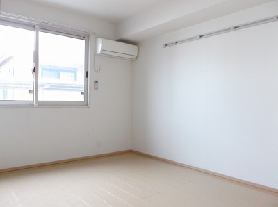 【寝室】 | カーサ ソレール | エアコン2台付き！