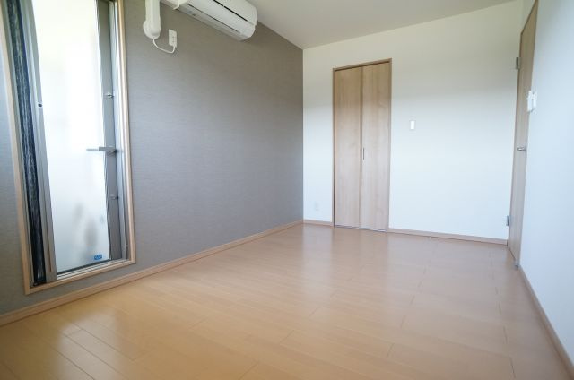 セントグリーンガーデンⅡの寝室|1面だけアクセントクロス仕様のおしゃれな寝室です
