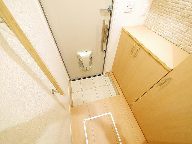 シャーメゾン　エストの玄関|大きなシューズボックスが便利です