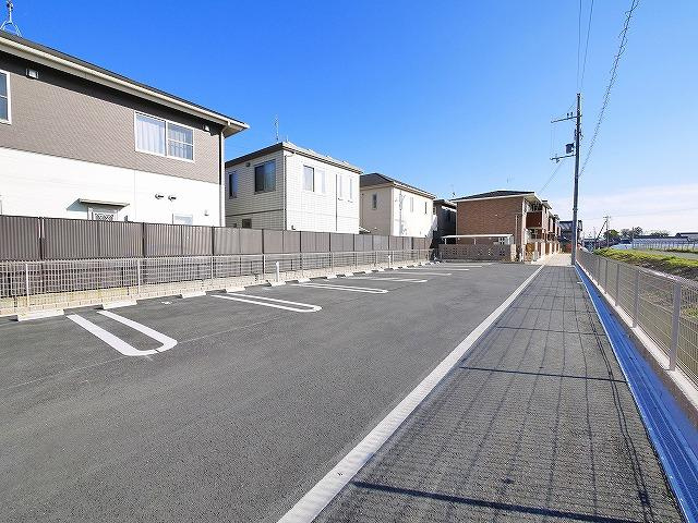 グラン・シャリオ（合場町）の駐車場|駐車場完備です