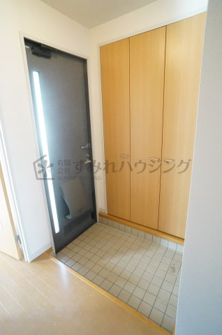 シャーメゾン伊丹荒牧の玄関