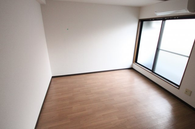 宝持ホワイトハイツ( 近畿大学 一人暮らし )の洋室