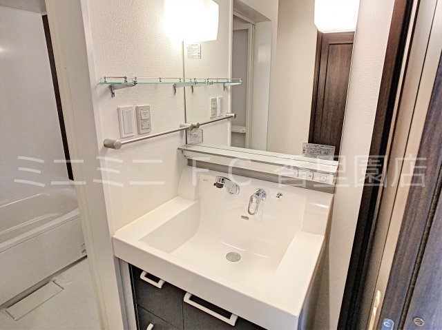 Ｓｕｍｉｃａの独立洗面台|朝の支度にも助かる、シャンプードレッサー完備