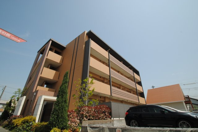 グランドアマレイⅦ番館の外観