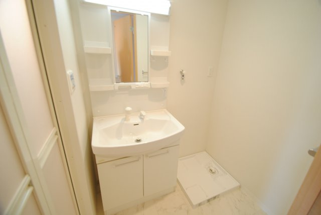 グランドアマレイⅦ番館の独立洗面台|同タイプ（イメージ画像）