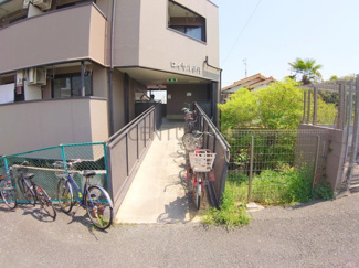 【エントランス】