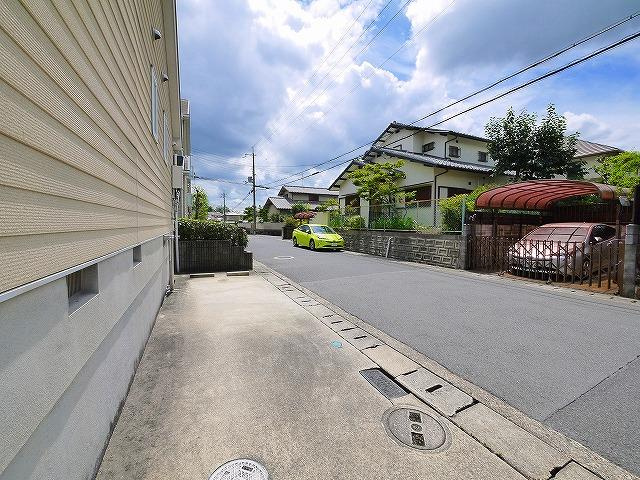 バーベナ朱雀　1号棟の駐車場|駐車場があるので、車を買う予定の方も安心です