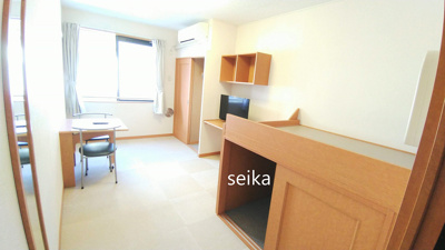 【居間・リビング】 | リトルガーデン | 造り付ベットタイプのお部屋です。