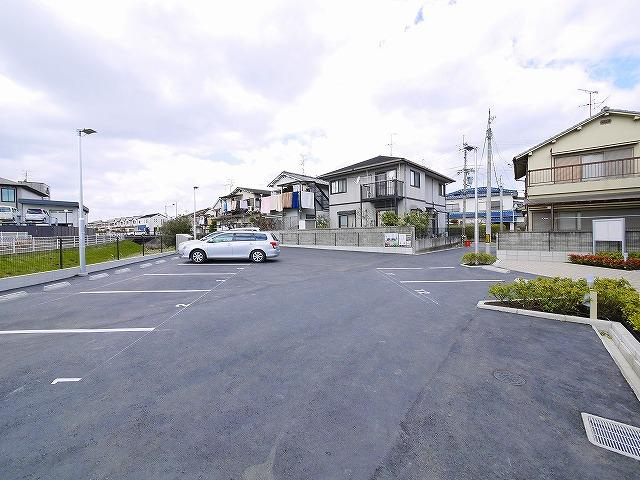 クレール国見の駐車場