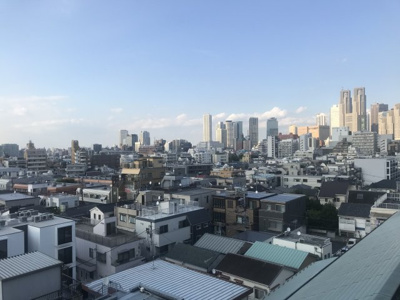 【展望】 | トーシンフェニックス初台 | 共用廊下からの展望