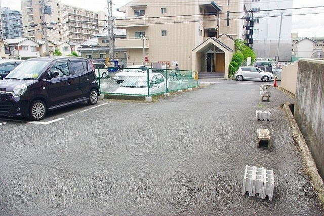 大宮モータープールの外観
