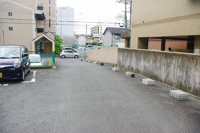 大宮モータープールの外観