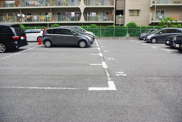 大宮モータープールの外観