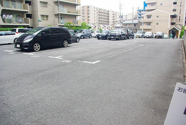 大宮モータープールの外観