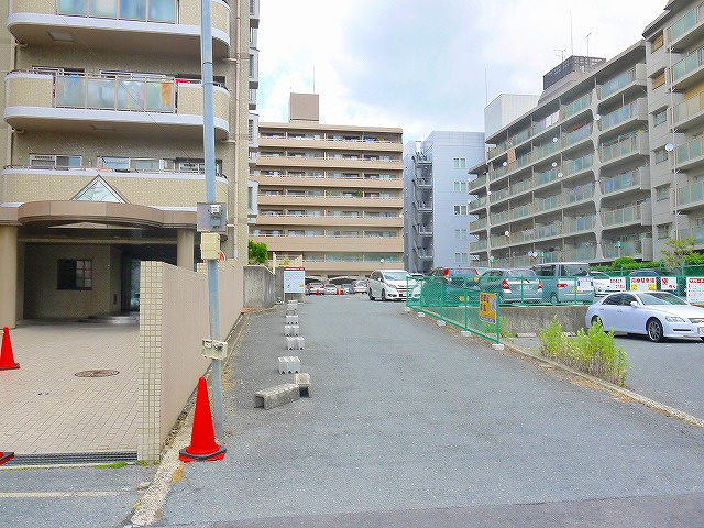 大宮モータープールの外観