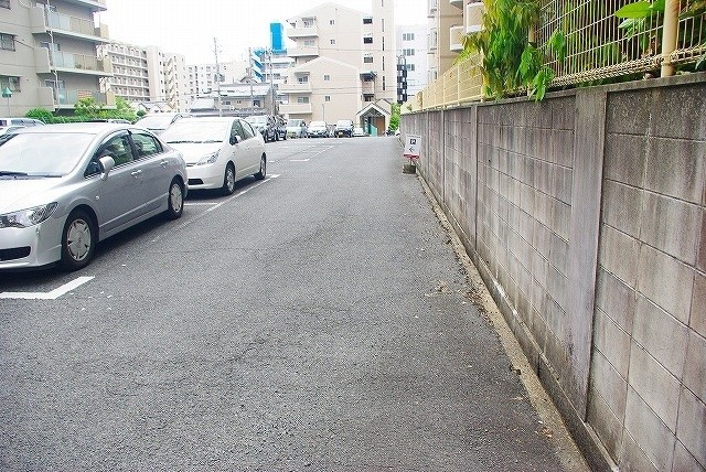 大宮モータープールの外観