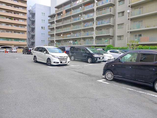 大宮モータープールの外観