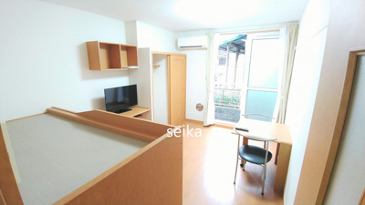 【居間・リビング】 | クレセント | 造り付ベットタイプのお部屋です。※同タイプ室内