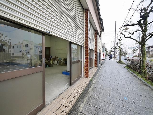 中院町店舗の周辺