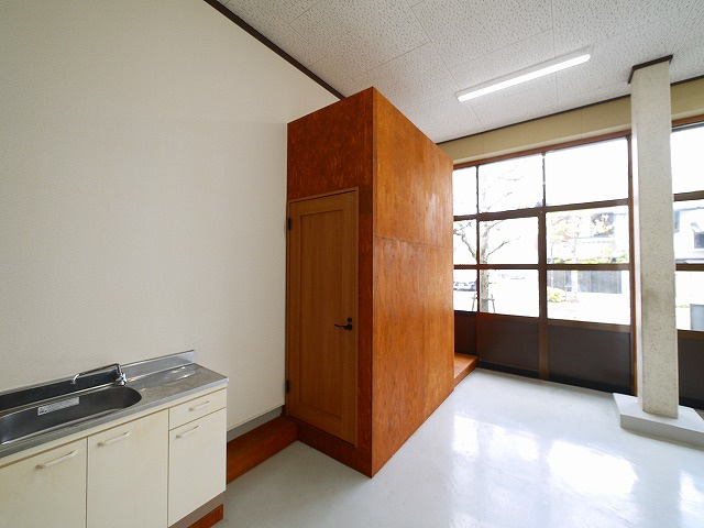中院町店舗の周辺