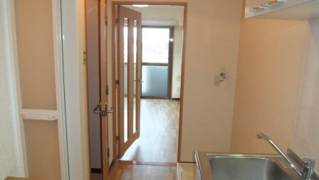 ＧＬＡＮＺ　Ａ・Ｙ|玄関から室内