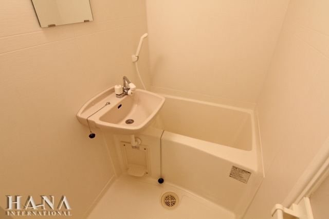 セゾンブラン三郷の浴室