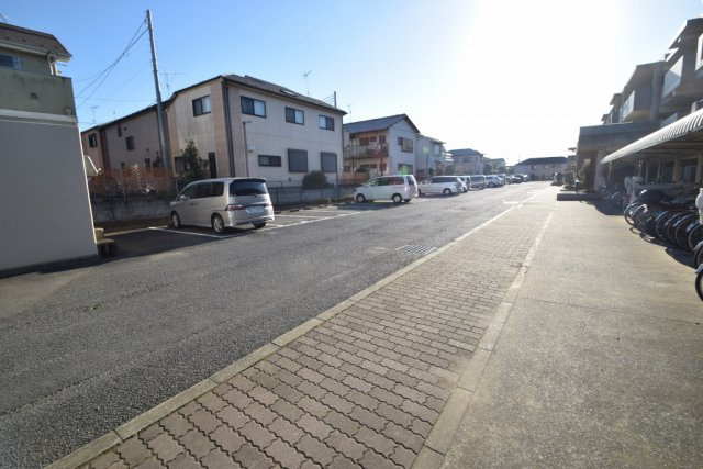 ベルグプレシャデス船橋の駐車場|敷地内駐車場