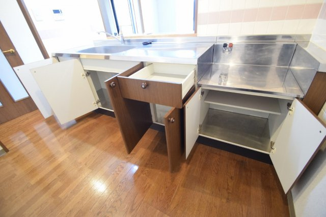 ベルグプレシャデス船橋のキッチン|キッチン収納
