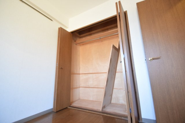 ベルグプレシャデス船橋の収納|クローゼット