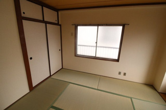 【寝室】