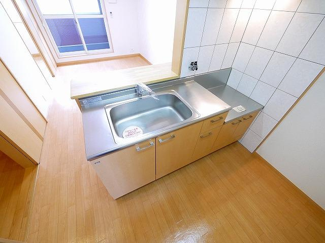 サンフィットヒルズ　Ｂのキッチン|キッチンでお料理をお楽しみください