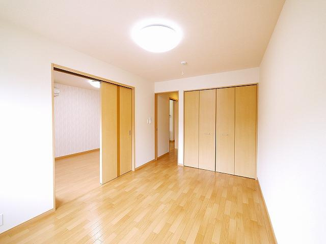 サンフィットヒルズ　Ｂの洋室|落ち着いた色調の洋室です