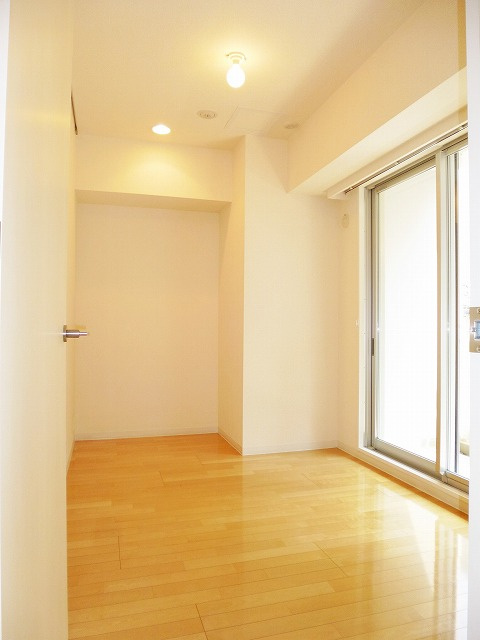 ParkAxis元浅草stageの設備|パークアクシス元浅草ステージの４．９帖洋室です、南向きです