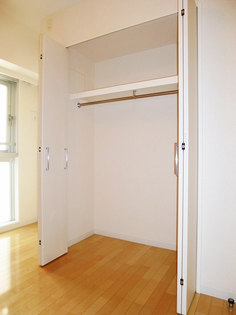 ParkAxis元浅草stageの設備|パークアクシス元浅草ステージの６．３帖洋室のクローゼットです