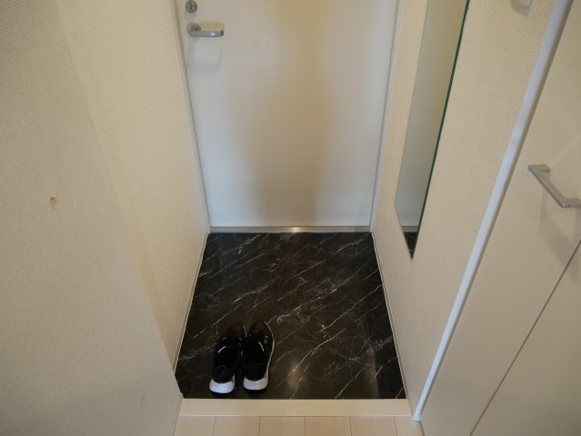 【玄関】 | ラシュレエグゼ天王寺