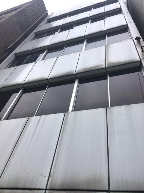 ビックウエストビル1号館の外観