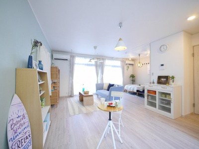 【居間・リビング】 | シティハイム　バイリン | モデルルーム時の写真です。家具は撤去となります。