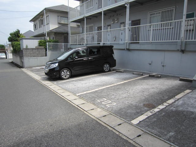 サングレース宮吉の駐車場