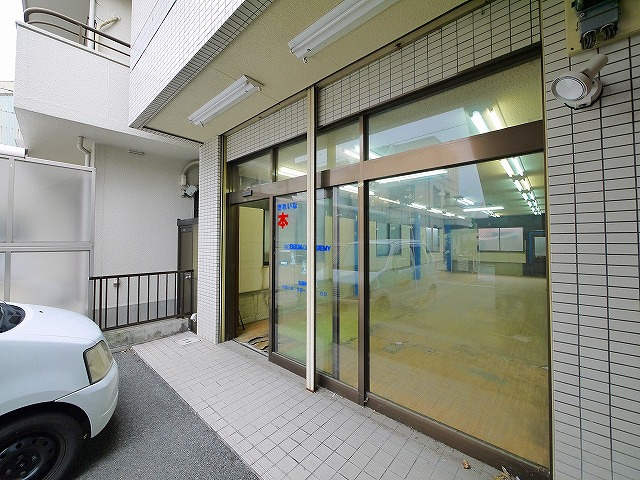 高田口町シティータワー郡山のエントランス